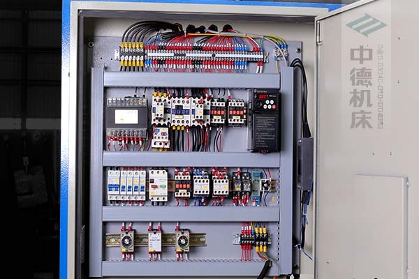 ZDS-1632采用正品電氣元件，裝有變頻驅動，控制精確，穩定耐用壽命長.jpg
